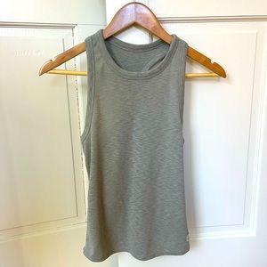 Vuori high neck sunrise tank xs
